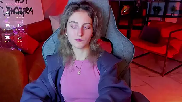 Offline LuxRayi on StripChat