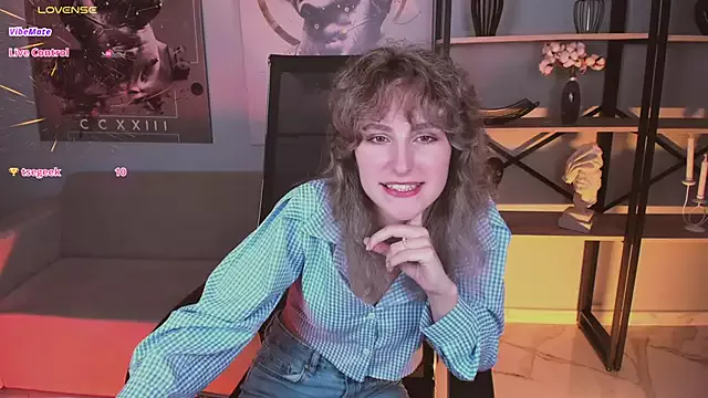 Offline LuxRayi on StripChat