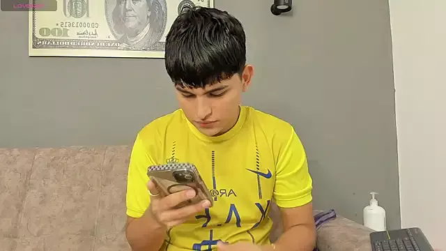 Offline Lyam_ap on StripChat