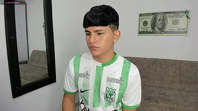 Offline Lyam_ap on StripChat