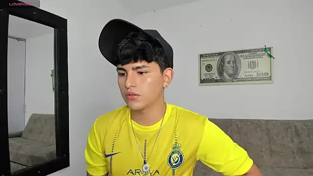 Offline Lyam_ap on StripChat