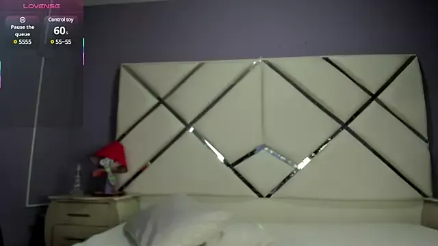 Offline Lynda_Bonnie on StripChat