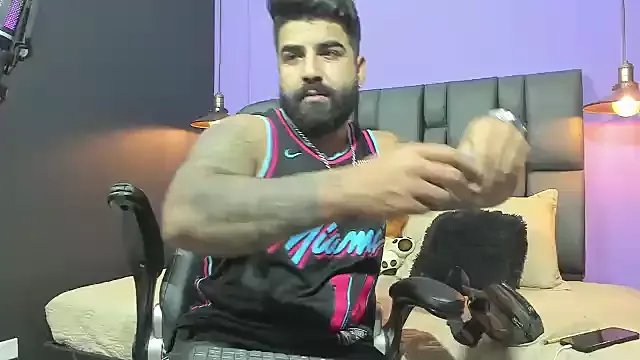 Lyon_vach on StripChat