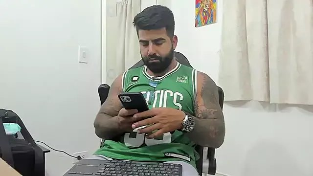 Lyon_vach on StripChat