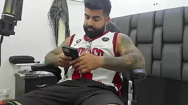 Lyon_vach on StripChat