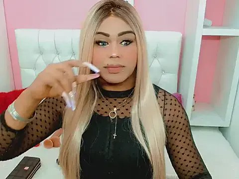 macgenta_drackk on StripChat