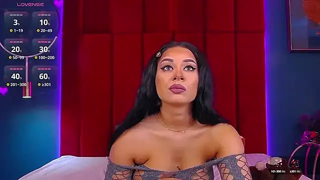 MadyLuxxx on StripChat