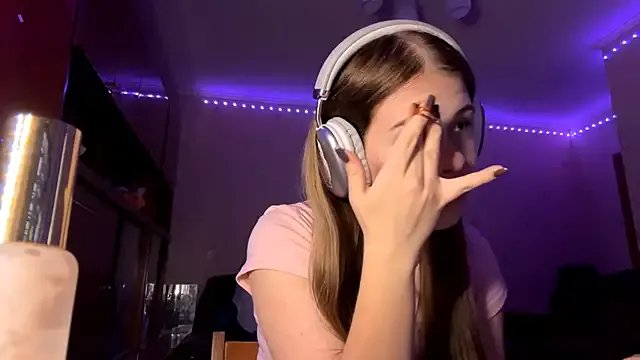 MaevAmy on StripChat