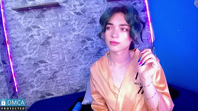 Freechat MaeveKuro on StripChat