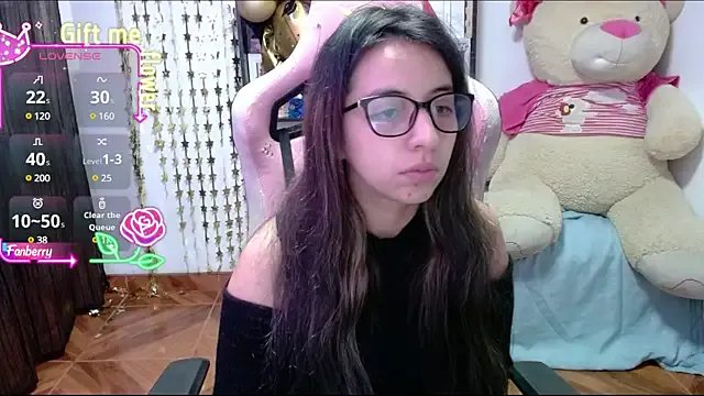 Maggie_Fox3 on StripChat