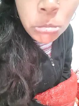 Mahi677 on StripChat