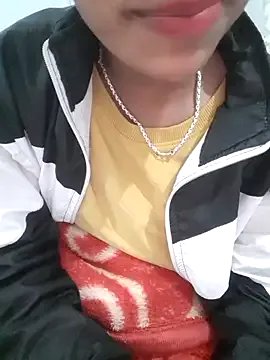 Mahi677 on StripChat