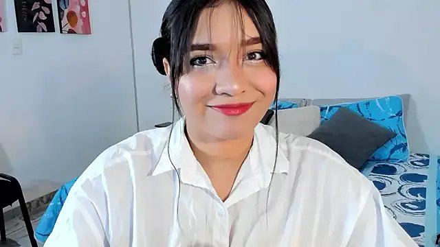 Maia_W10 on StripChat