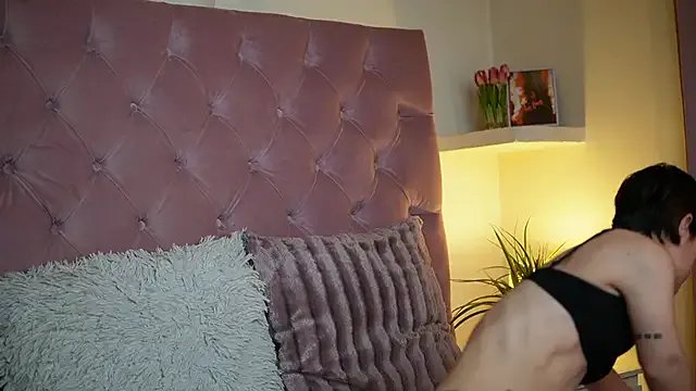 MaiaMini on StripChat