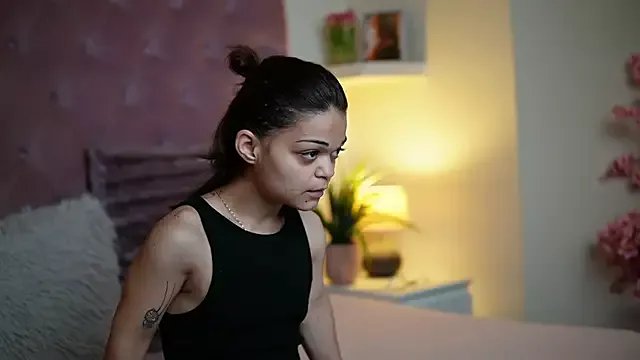 MaiaMini on StripChat