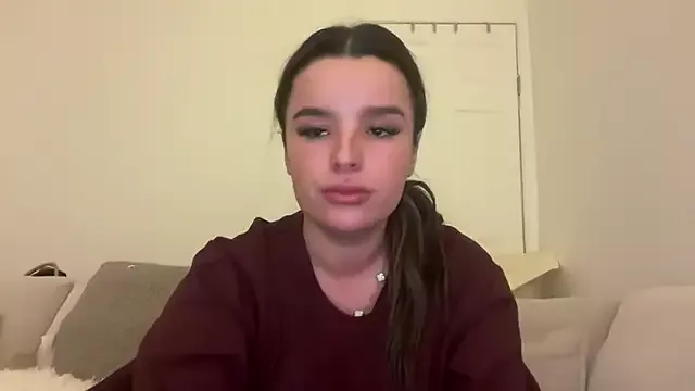 Freechat maisiesmithx on StripChat