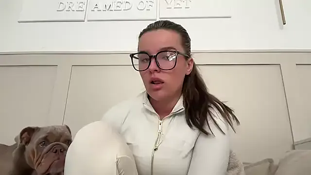 Freechat maisiesmithx on StripChat