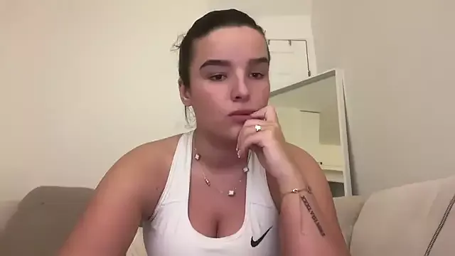 Freechat maisiesmithx on StripChat