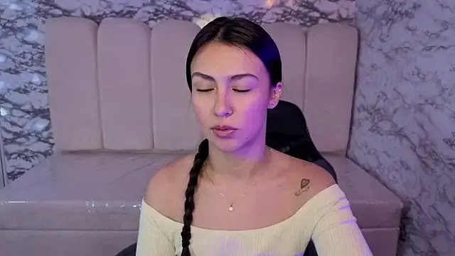 Maleja_v_ on StripChat