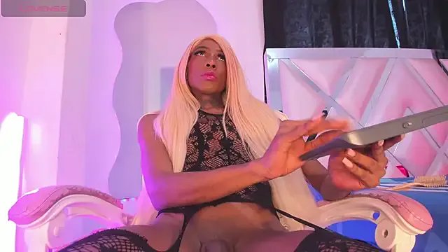 Mara_royal on StripChat