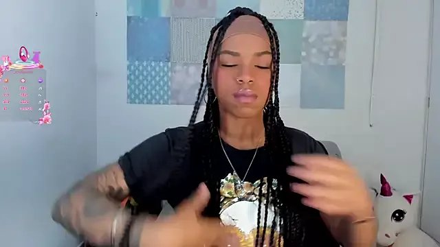 Marce_22 on StripChat