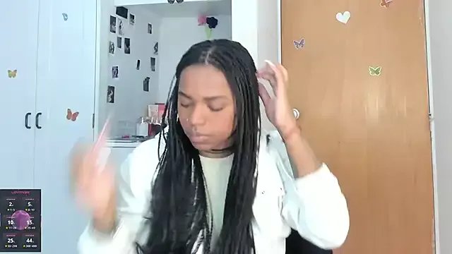 Marce_22 on StripChat