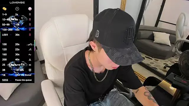 marcuscollins1_ on StripChat