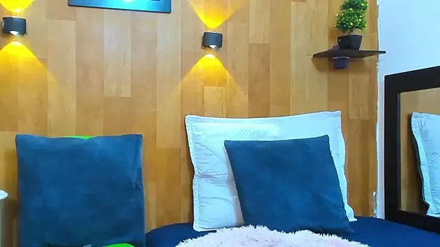 marianaa90 on StripChat