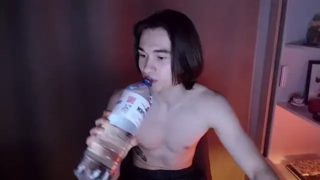 Offline MarkusDean on StripChat