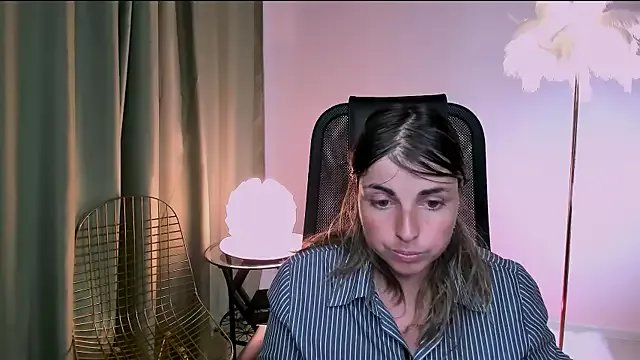 MartaEdams on StripChat