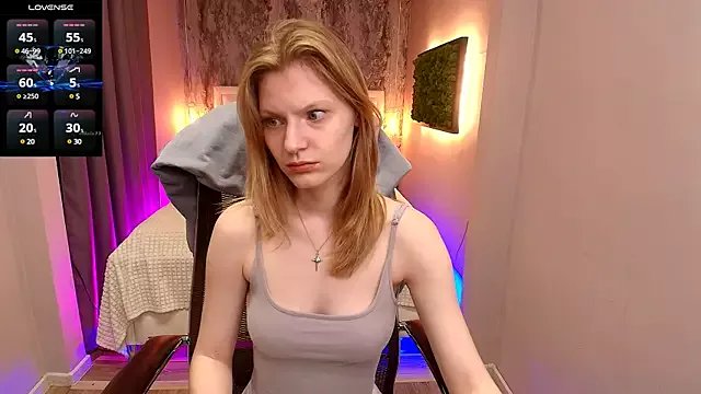 MaryHiggins — Sucking a dildo with saliva on her chest