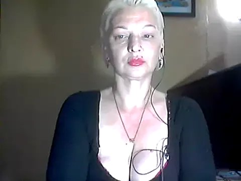 MaryJane441 on StripChat