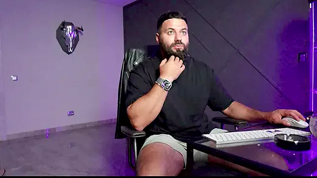 Offline mattmasterss on StripChat