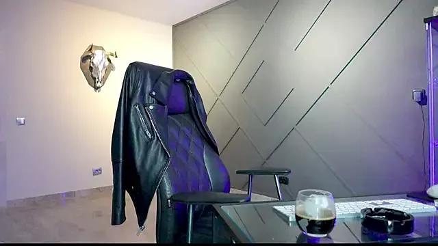 Offline mattmasterss on StripChat