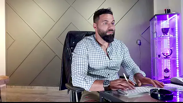 Offline mattmasterss on StripChat