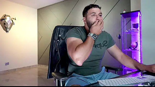 Offline mattmasterss on StripChat