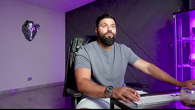 Offline mattmasterss on StripChat