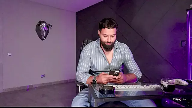 Offline mattmasterss on StripChat