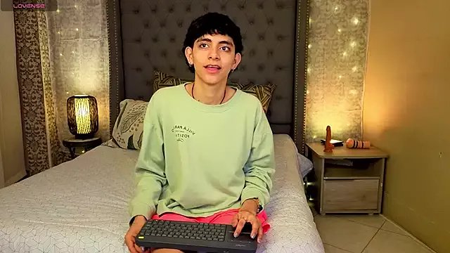 Matty_Sparkk on StripChat