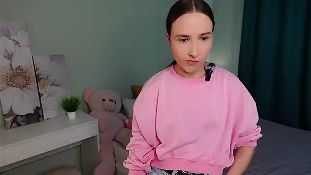 MaudAle on StripChat