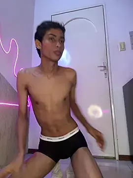 Offline Mauuu18 on StripChat