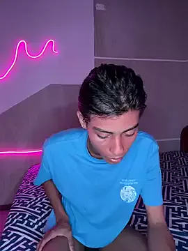 Offline Mauuu18 on StripChat