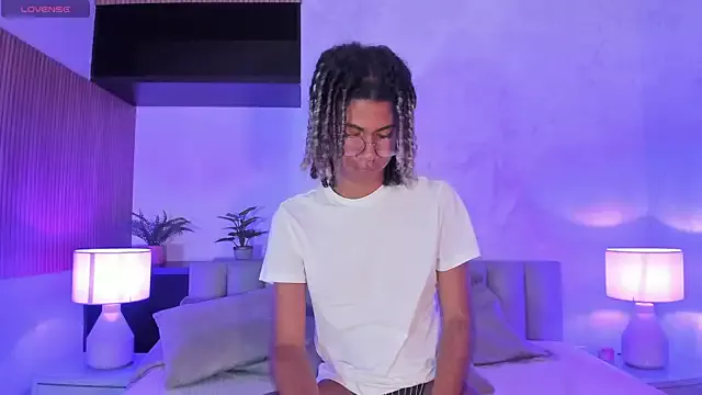 Freechat Maxim-Walker on StripChat