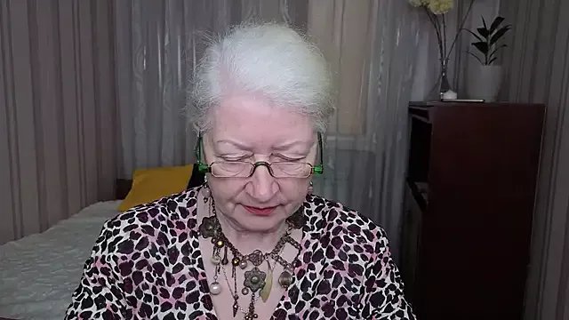 Maya_Mayflower on StripChat