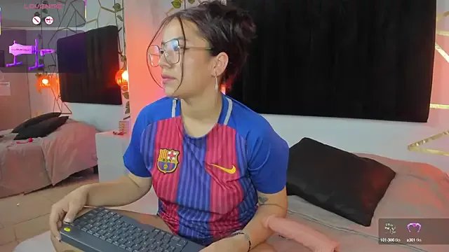 Megan_Thompsonn on StripChat