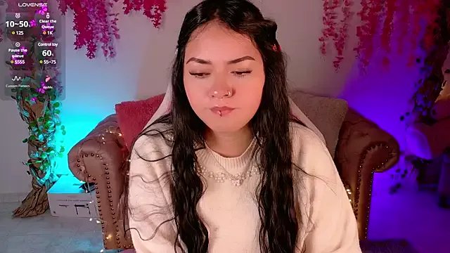 Melany_07 on StripChat