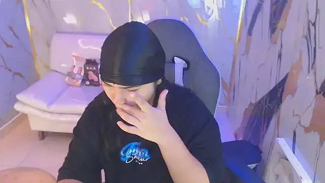 melany_rouse18 on StripChat