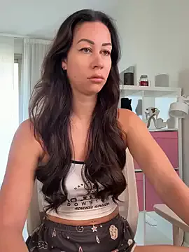 Offline Meliazz on StripChat