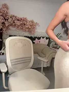 Offline Meliazz on StripChat