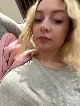 melissa_grr — Say HI to my PUSSY! XOXO